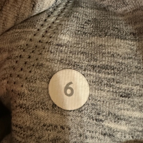 Lululemon Athletica Women's Cozy Core Vest Light Gray Size 6 - Picture 1 of 3
